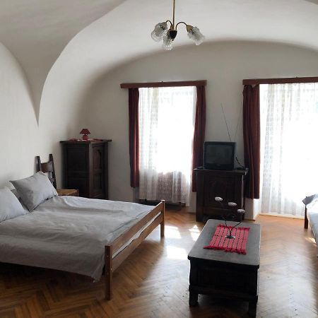 Apartman Becsi Utca Sopron Eksteriør billede