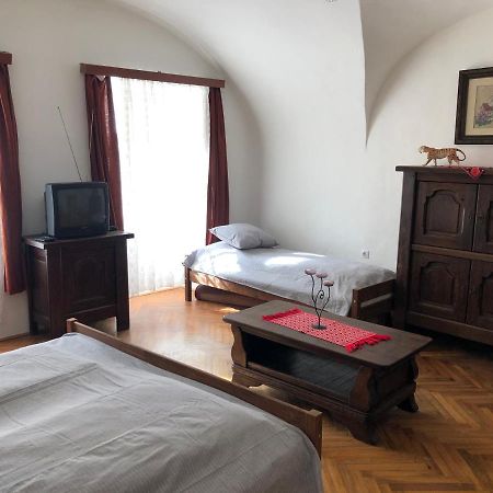 Apartman Becsi Utca Sopron Eksteriør billede