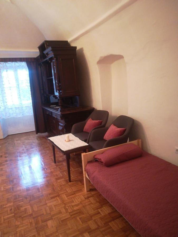 Apartman Becsi Utca Sopron Eksteriør billede