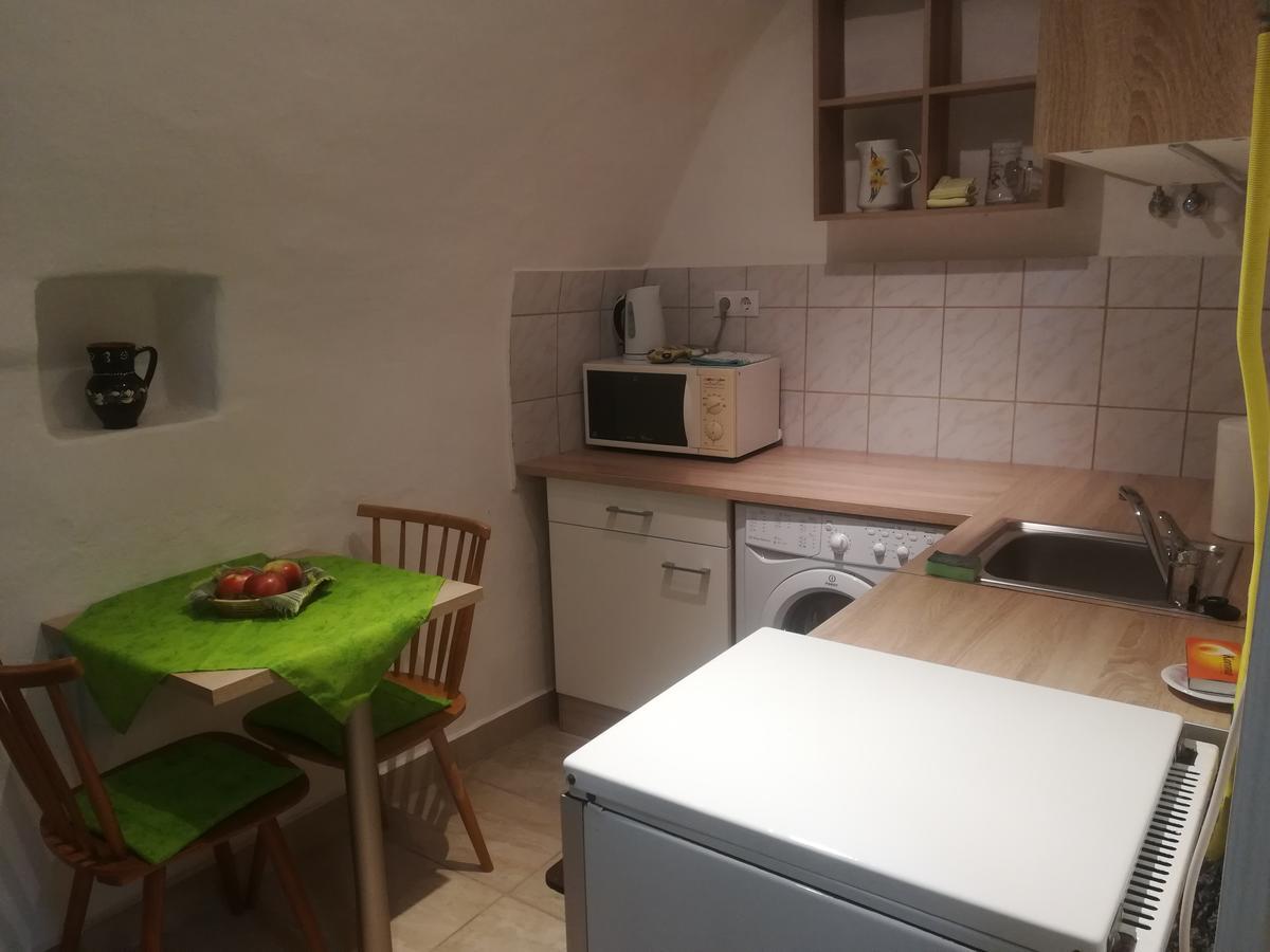 Apartman Becsi Utca Sopron Eksteriør billede